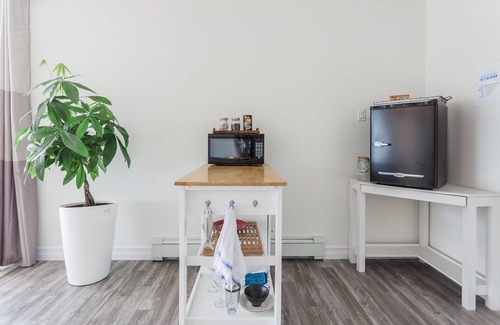Mobile House | Whale House Guest House