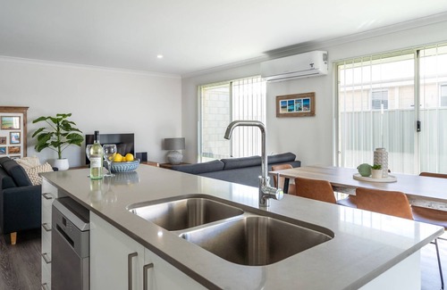 Vasse House | Whale of a Time - Vasse: Your Perfect Retreat for Comfort and Nature
