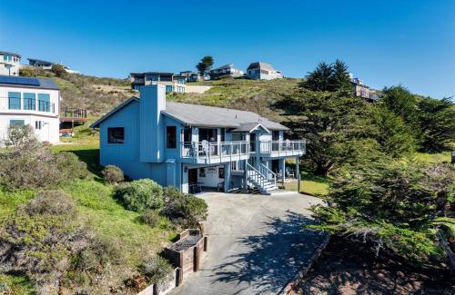 Dillon Beach House | Whale Watch FANTASTIC VIEWS Game Room Dog Friendly
