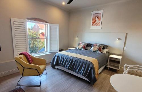 Hermanus City-Centre Apartment | Whale Watchers studio