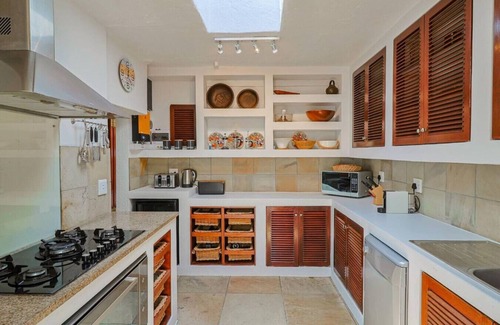 Hermanus Villa | Whalehaven Villa - Oceanfront bliss with pool