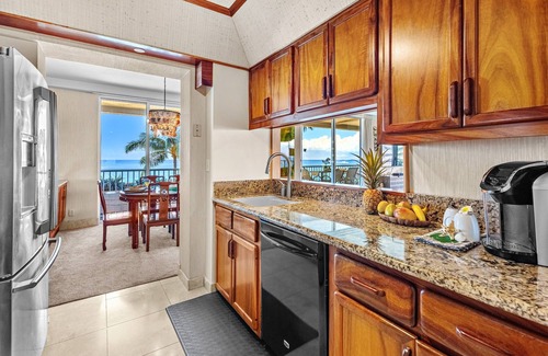 Kaanapali Condo | Whaler on Kaanapali Beach Oceanfront Corner Luxury 2 Bdrm w/wrap around lanai!