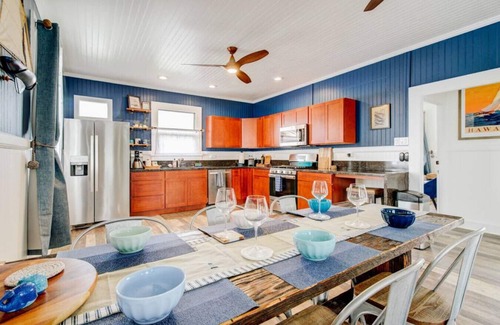 Hilo Apartment | Whaler`s Inn- Nautical Magical