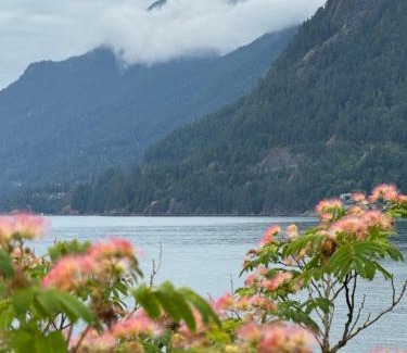 Vancouver Villa | Whales house