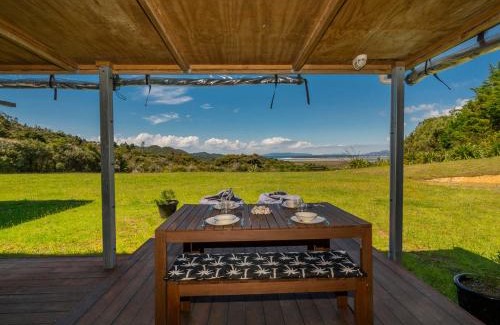 Te Rerenga House | Whangapoua Glamping Hideaway - Whangapoua Bach