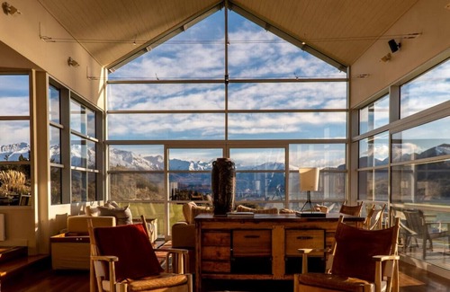 Wanaka House | Whare Kea - Lakefront luxury villa in Lake Wanaka