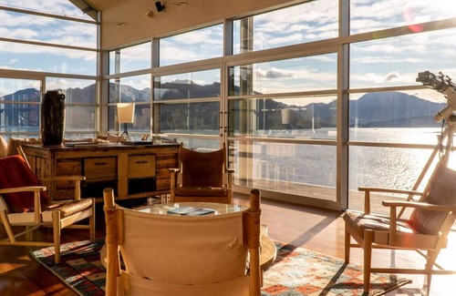Wanaka House | Whare Kea - Lakefront luxury villa in Lake Wanaka