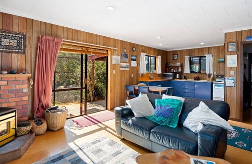 Tata Beach House | WHARE PARAURI - TATA BEACH HOLIDAY HOME, with a garden in Tata Beach