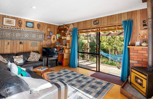 Tata Beach House | WHARE PARAURI - TATA BEACH HOLIDAY HOME, with a garden in Tata Beach