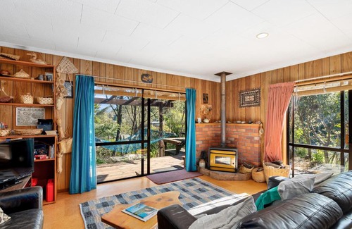 Tata Beach House | Whare Parauri - Tata Beach Holiday Home