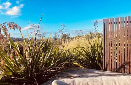 Raglan House | Whare Tatū