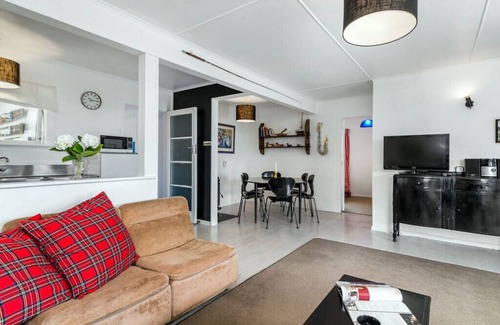 Wharewaka Cottage | Wharewaka Bach - Lake Taupo Holiday Home