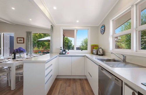 Wharewaka Cottage | Wharewaka Hideaway - Wharewaka Holiday Home