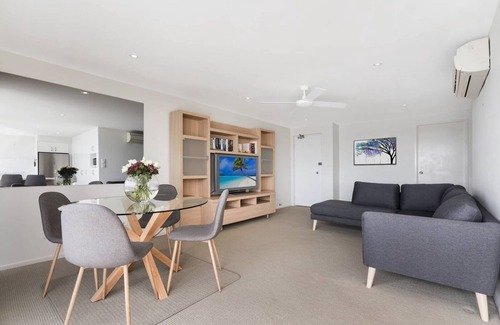 Maroochydore Apartment | Wharf Lodge 2 Bedroom River View Apartment