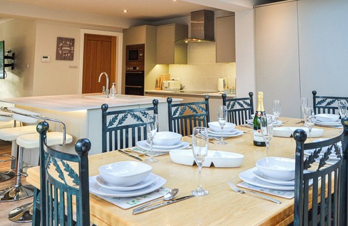 Walkington Cottage | What a great house for a family celebration.