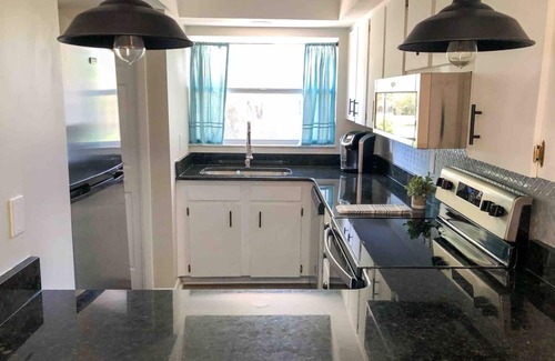 Dixieland Apartment | What you need in Lakeland!