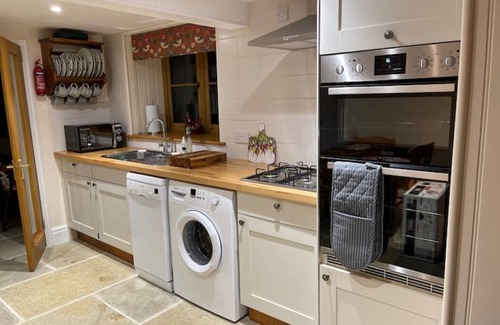 Beaminster Cottage | Whatley Cottage, Rural Retreat. Pet Friendly.