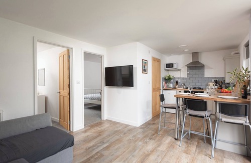 Helford Passage Cottage | WHEAL AMELIA LODGE, pet friendly, with a garden in Helston
