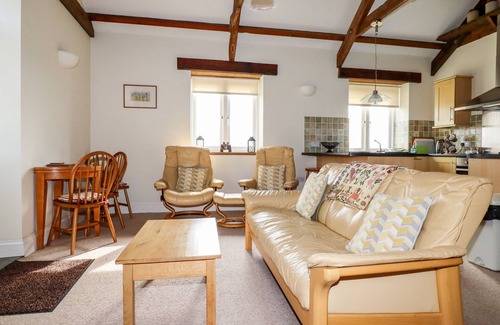 Newquay Cottage | WHEAL KITTY, pet friendly, with a garden in St Newlyn East