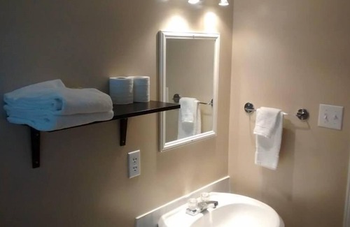 Timiskaming District Hotel | Wheel Inn Motel