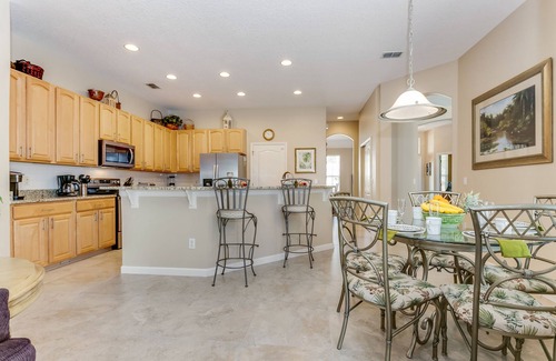 Highlands Reserve House | Wheelchair Accessible/Roll In Shower, Private Luxury Holiday Retreat near Disney