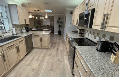 Longwood House | WHEELCHAIR ACCESSIBLE 3 Bedroom 2 Bathroom Home