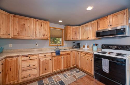 Lakewood House | Wheeler Lakehouse by Simple Life Rentals