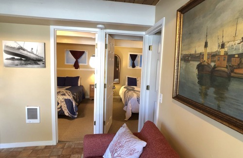 Wheeler Hotel | Wheeler on the Bay Lodge & Marina