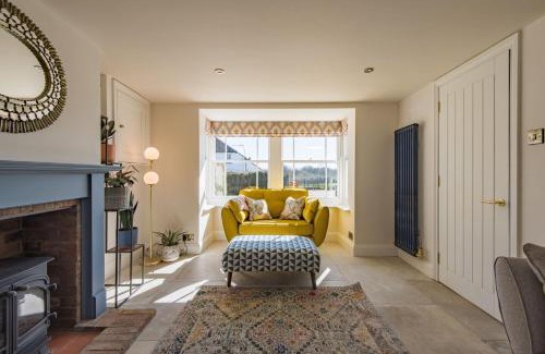 Staplecross House | Wheelwrights Cottage by Bloom Stays