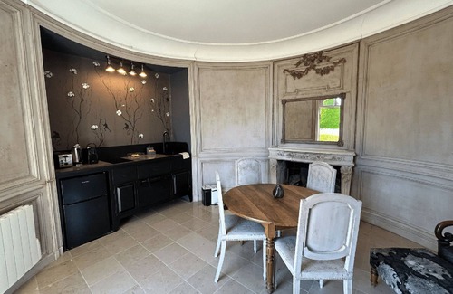 Candes-Saint-Martin House | When heritage, art and well-being meet