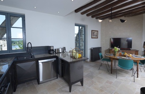 Candes-Saint-Martin House | When heritage, art and well-being meet