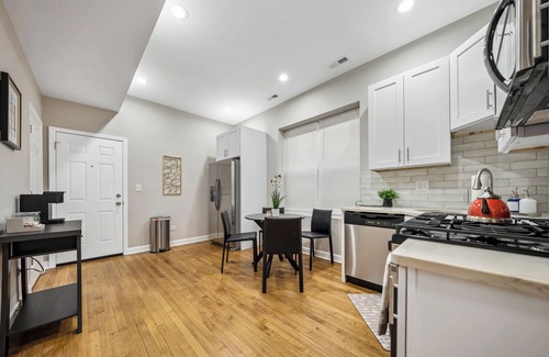 Berwyn Apartment | Where comfort begins- 2 bedrooms apartment, 15 min from Chicago