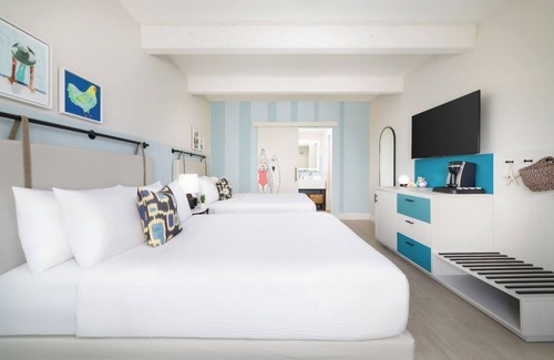 New Town Hotel | Where Fun Meets Chill | 2 Island View Rooms in Blue Flamingo Resort Key West