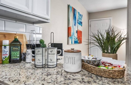 Central Arlington Apartment | Where It's All Happening: 1BD in the Mid of Action