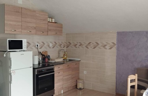 Pluzine Apartment | Where skyline views, modern luxury, and amenities seamlessly merge.
