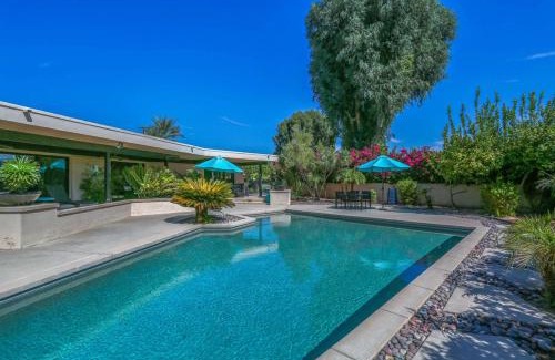 Bermuda Dunes House | Where the Airways Meet the Fairways