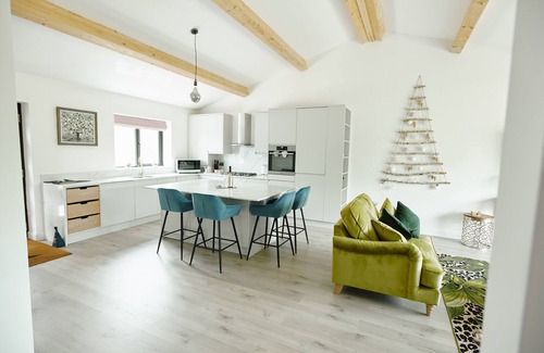 Settle Cottage | WHERNSIDE LODGE, luxury holiday cottage, with a garden in Settle