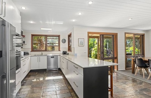 Sawtell House | Whether lazing by the pool or paddling up the serene Bonville Creek, you will escape the daily grind