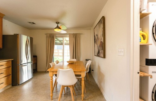 Central Point House | Whether you're here to explore the Rogue River, Crater Lake, or the Britt Festival, this location is the perfect home base for your Southern Oregon experience!