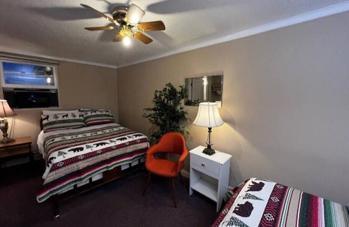 Bonesteel Hotel | Whetstone Bay Lodge Room 8 - Sleeps 5