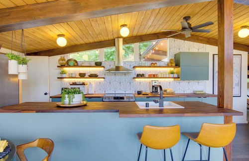 Lagoon Point House | Whidbey Island Oasis: Walk to Beach, Hot Tub, View