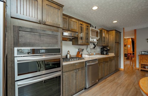 Oakland House | Whimsical Dog Friendly Cottage w/Hot Tub & Dock