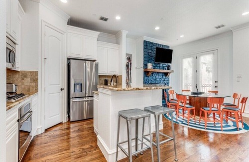 Legacy Park House | Whimsical Legacy town home - Driem House