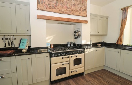 Embleton Cottage | WHINSTONES AT 4 THE VILLAS, pet friendly, with open fire in Embleton