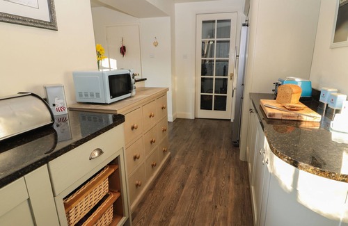 Embleton Cottage | WHINSTONES AT 4 THE VILLAS, pet friendly, with open fire in Embleton
