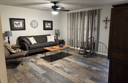 Greenwood House | Whippoorwill Comfy House