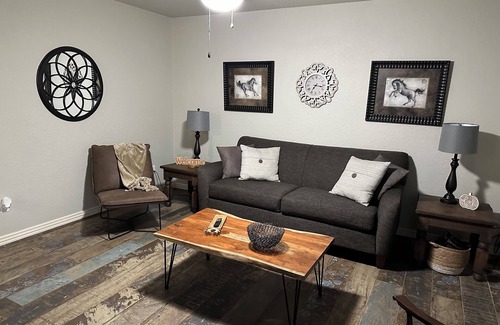 Greenwood House | Whippoorwill Comfy House