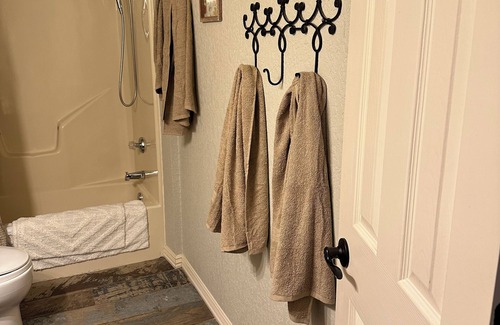 Greenwood House | Whippoorwill Comfy House