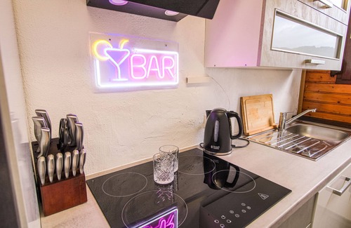 Neef Apartment | Whirlpool, sauna, box-spring beds, Netflix, balcony, garden & barbecue - 6 persons