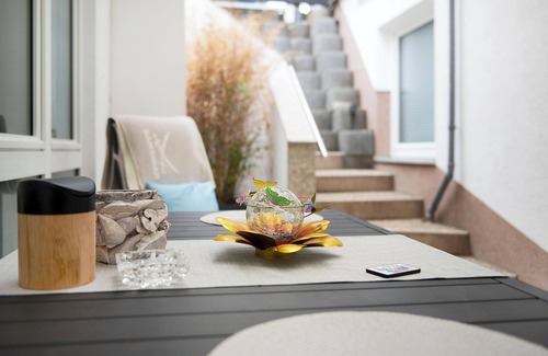 Pfullendorf Apartment | Whirpool and Sauna in Newly Renovated Apartment "Spawo" with WLAN